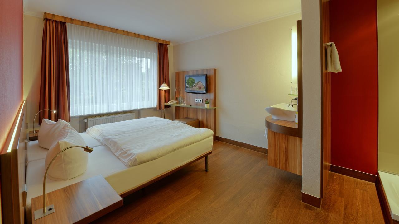 Landhotel Zur Eiche Buxtehude Buitenkant foto